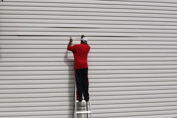 Cost of Siding Reattachment in Herndon